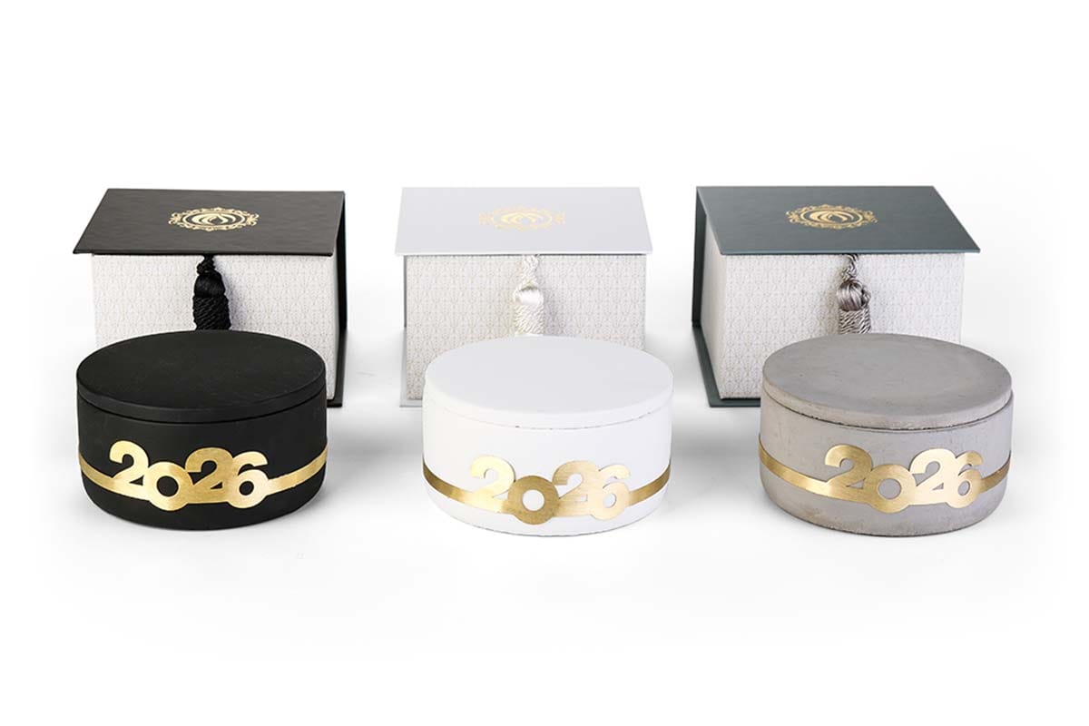 Κουτιά δώρου διακοσμημένα με αριθμό 2026