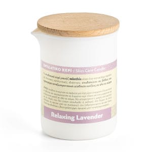 Λευκό αρωματικό κερί Relaxing Lavender με ξύλινο καπάκι