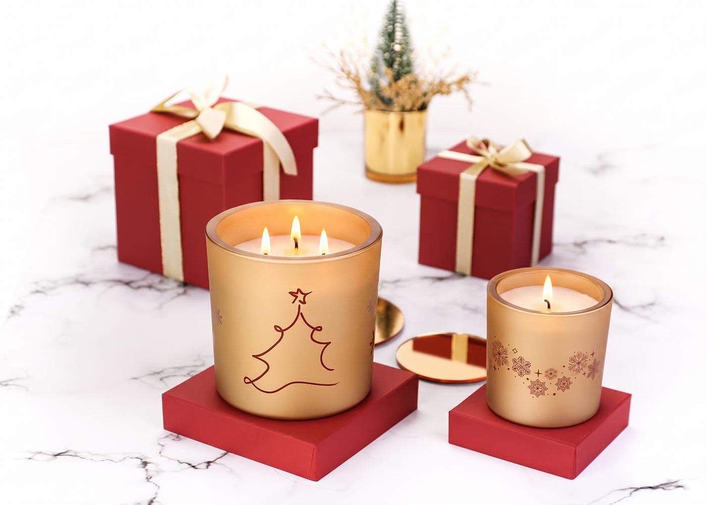 Χειροποίητα αρωματικά κεριά Nancy's Candles σε περλέ χρυσό δοχείο για το χριστουγεννιάτικο εταιρικό δώρο της DAMCO ENERGY.